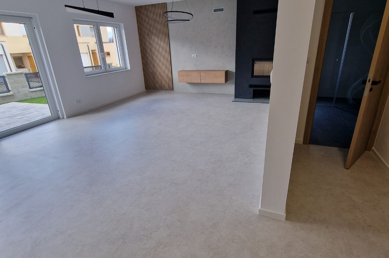 Pokládka vinylové podlahy: jak probíhá a na co si dát pozor