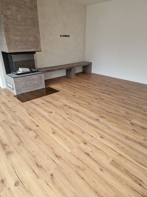 Vinylová podlaha včetně schodiště v RD